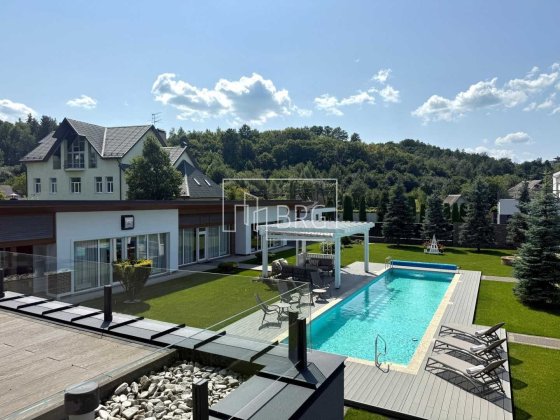 Продаж дома с бассейном и СПА комплексом Лесники без комиссии Лісники