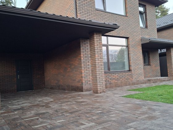 11 км до метро. Асфальт. Вихід у ліс Гореничи