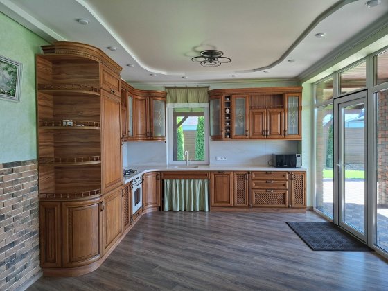 Будинок з ремонтом + гостьовий в КМ Хутір Ясний Лісники на 12 сотках Лісники