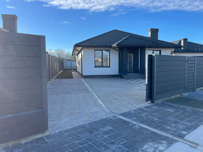 ПРОДАЖ нового сучасного будинку 101м кв + 5 сот + газ в с. Н.Петрівці! - фото 1