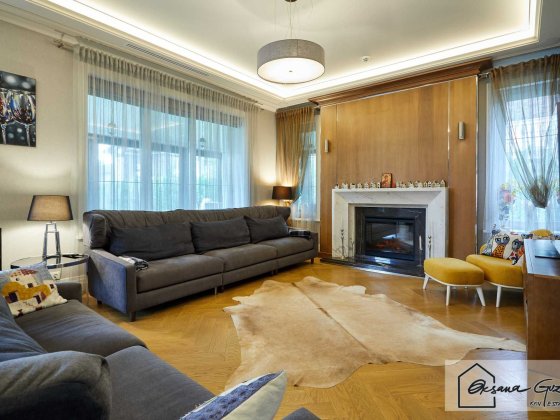 Продаж готового будинку з басейном у КМ Green Hills Віта-Поштова