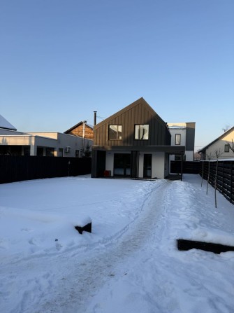 Будинок з Ремонтом на вул. Стрілецька біля Озера. 130 кв.м., 5 Соток - фото 1