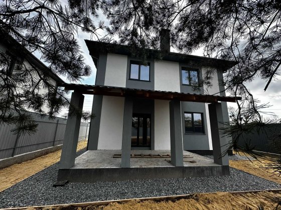 Будинок під чистову з великою ділянкою в Гореничах Гореничи