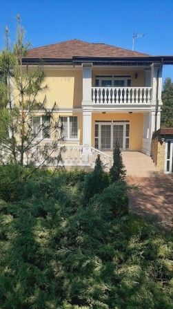 VIP Будинок в Гореничах  з гарним ремонтом, ландшафтом,є бомбосховище. - фото 1