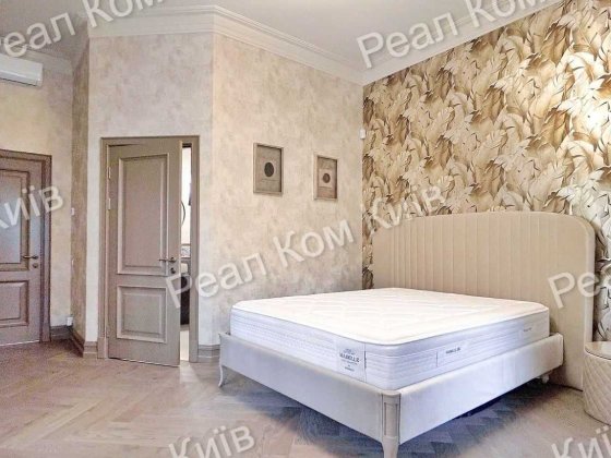 Чудовий будинок в с. Гореничі. Приватна територія! Гореничі