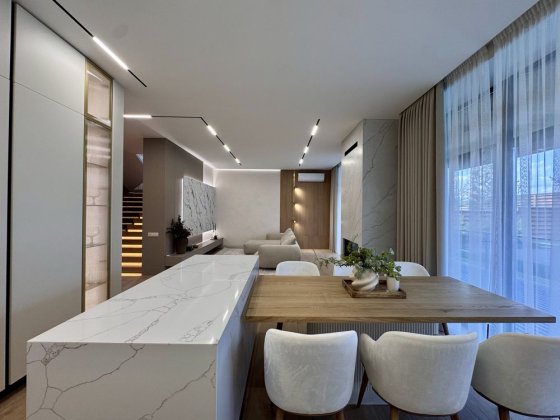 КМ Нова Ходосівка|Дім з ремонтом,меблями та басейном|9,5 соток землі Ходосовка