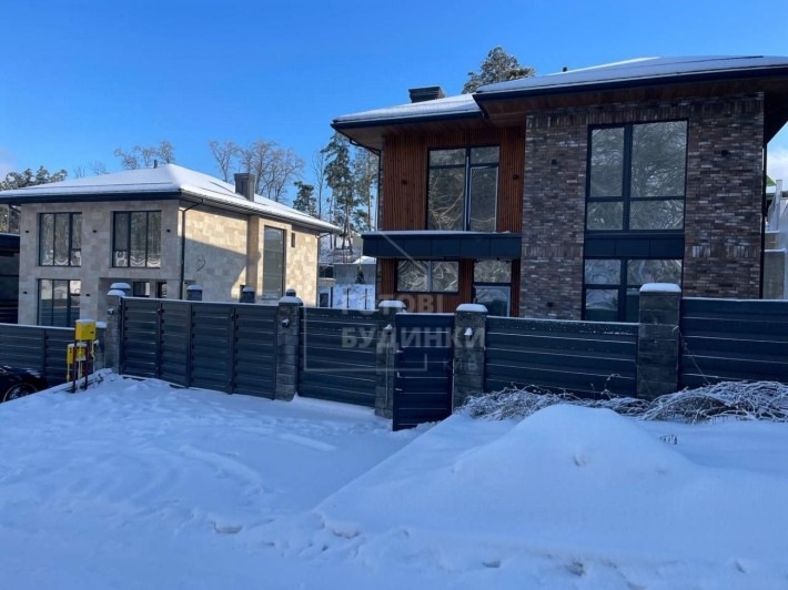 Будинок на етапі ремонту. Басейн, укриття, сауна, фізична охорона - фото 1