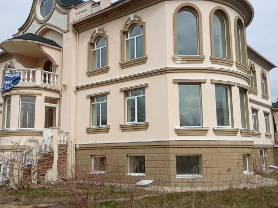 Продаж будинку 860м2 45 соток с. Віта-Поштова Фастівський, озеро, ліс Віта-Поштова