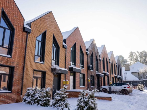 єОселя. єВідновлення. Рострочка. Продаж таунхаусу 90 кв.м с. Стоянка. Стоянка