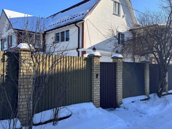 Двоповерховий будинок біля Києва, 10 км метро Житомирська Стоянка