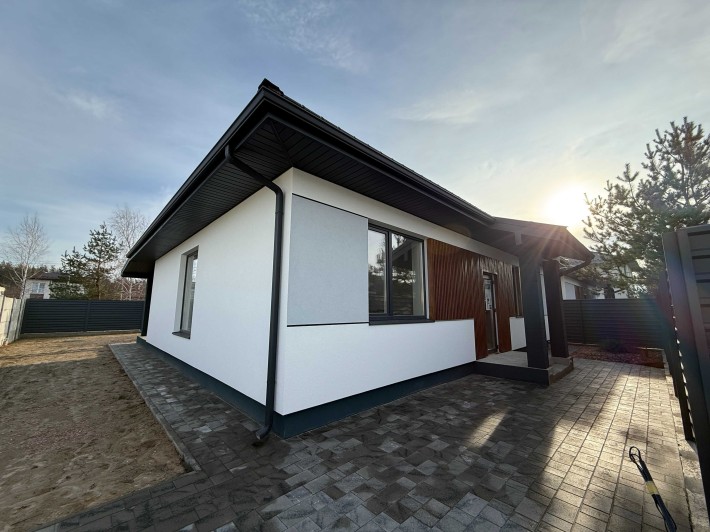 Будинок з соснами з чистовим ремонтом, Віта-Поштова, Без комісії - фото 1