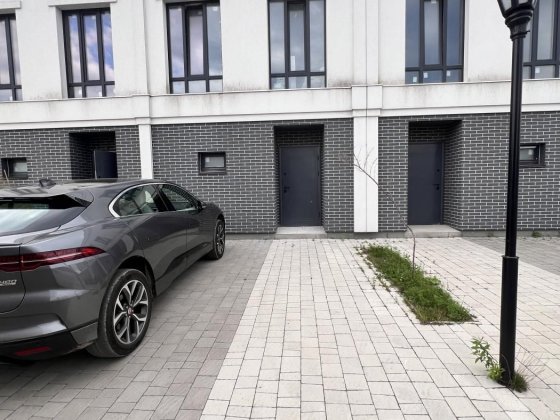 Продаж таунхаусу в класній локації з мінімальним оформленням Новые Петровцы