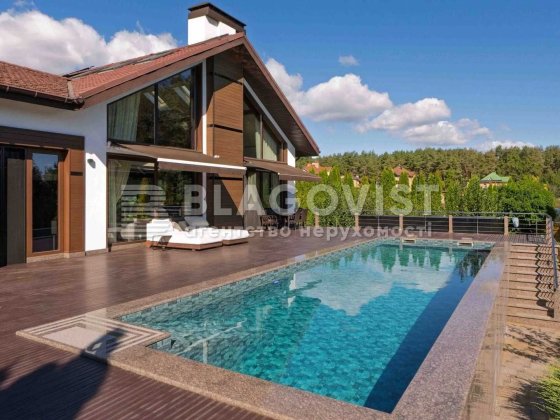 Стоянка БЕЗ % 300м2 Дом с бассейном в закрытом охраняемом КГ Стоянка