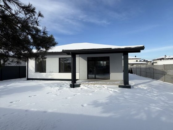 Одноповерхові будинки в тихій та затишній Віті-Поштовій Віта-Поштова