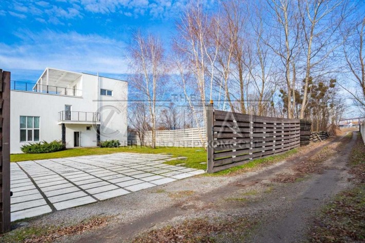 Продажа ДОМ 350м Подгорцы ул.Боровкова Газ Сауна Генератор - фото 1