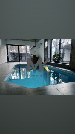 Сучасний двоповерховий будинок з басейном в с.Стоянка - фото 1