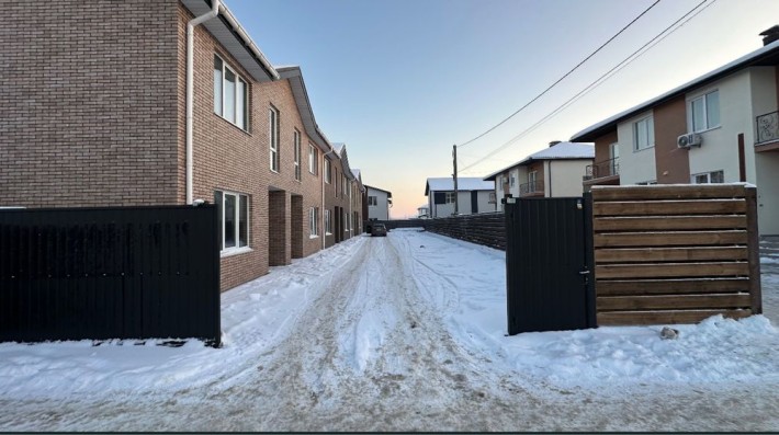 Танхаус в Стоянці!!! Біля садочку! - фото 1