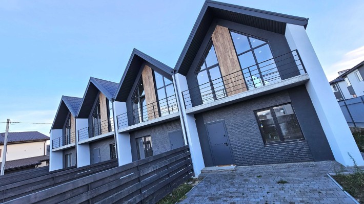 Для себе чи інвестиції. Стильний Таунхаус в Ірпені напротив лісу - фото 1