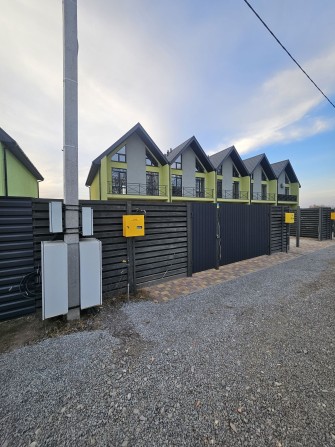 Таунхаус без ремонту біля річки - фото 1