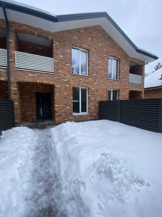 Таунхаус у Стоянці навпроти рекреаційної зони - фото 1