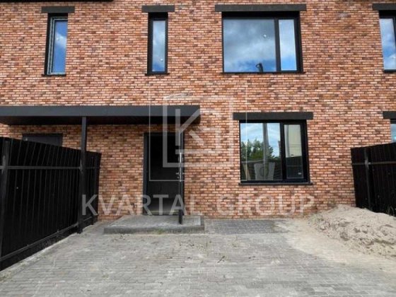 Продається сучасний таунхаус 111 м² з початковим ремонтом. Стоянка