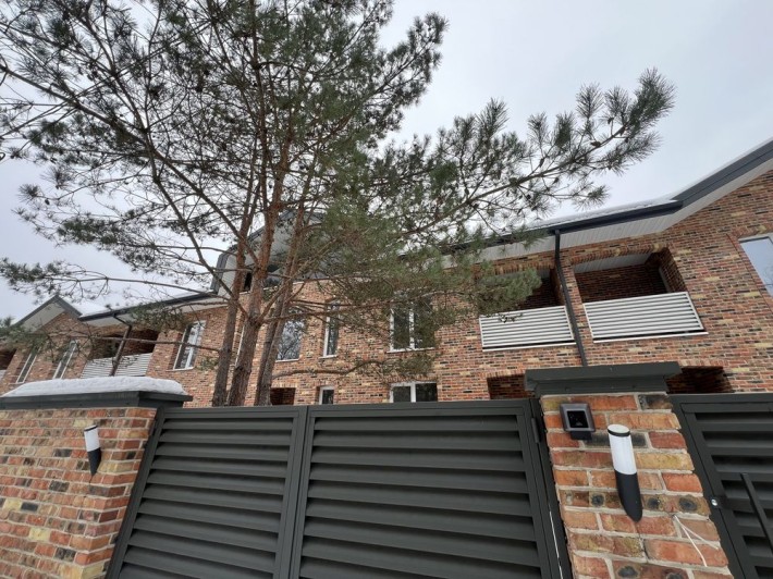 Таунхаус у Стоянці з виходом в ліс - фото 1