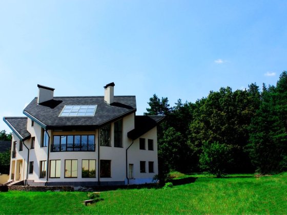 Дом в соснах для большой семьи Стоянка