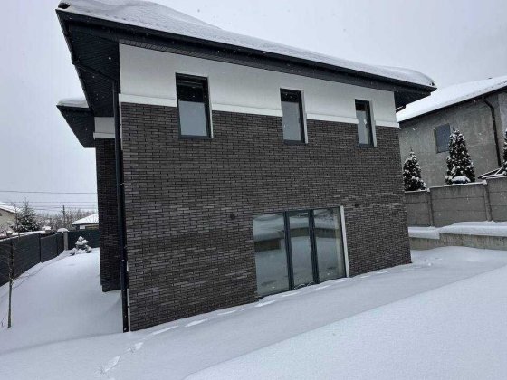 Новий будинок в котеджному містечку,ГАЗ,Поручі вся інфраструктура Стоянка