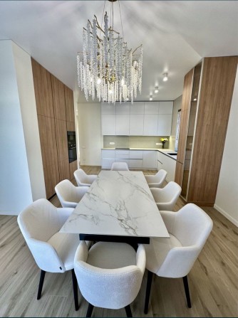 Одноповерховий будинок, новий дизайнерський ремонтом, закрите містечко - фото 1