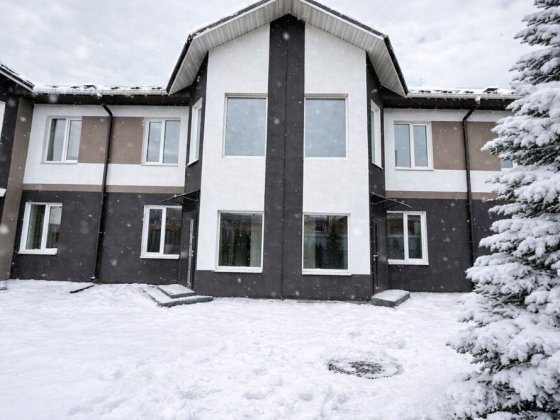 Таунхаус з розведенням електрики та газом в Стоянці. Стоянка