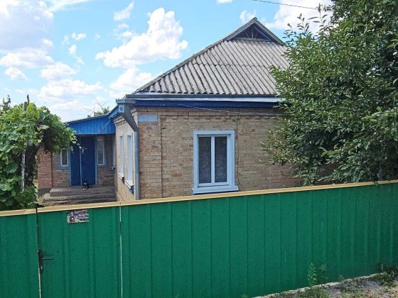 Цегляний будинок, в місті Яготин - всі комунікації. Є ВІДЕООГЛЯД Яготин