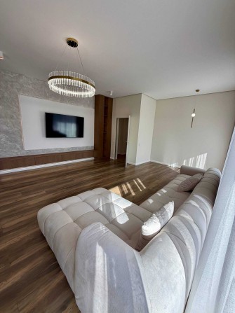 Продаж НОВОГО БУДИНКУ в с.Стоянка! Газ, басейн, дорогий ремонт - фото 1