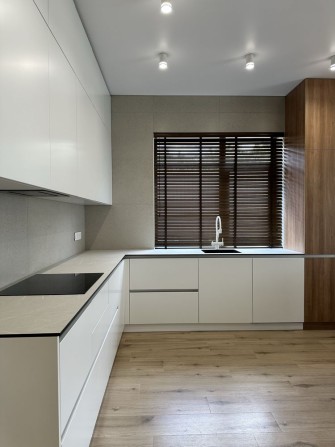 Продаж будинку під Києвом, 8 соток, закрите містечко, новий - фото 1