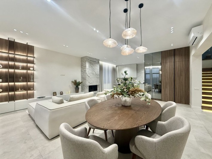 ‼️ВАУ будинок | розкішний ремонт | тераса | гараж | елітний район - фото 1