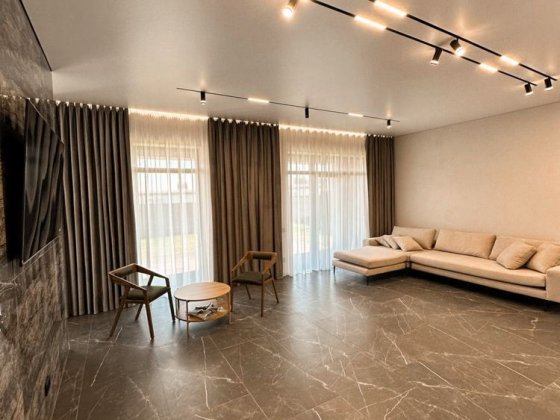 Будинок в Стоянці з сучасним ремонтом 165 м2 , ділянка 8 соток. Стоянка