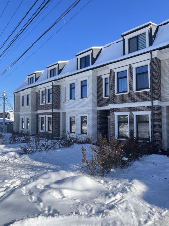 Таунхаус/ Дом в новом районе Ирпеня.Стоянка. - фото 1