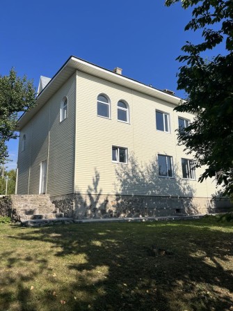 Продажа двоповерхового дуплекса - пів будинку - на Росі - фото 1