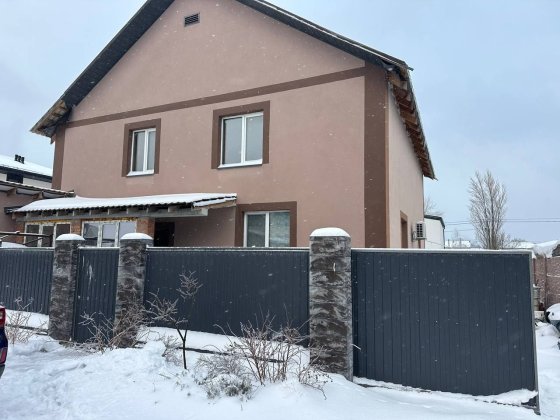 Продаж якісного двоповерхового будинку  Стоянка-2  площа  201 м² і 5 с Стоянка