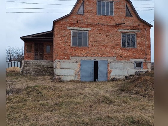 Продамо будинок  з приватизованою ділянкою Тетиев