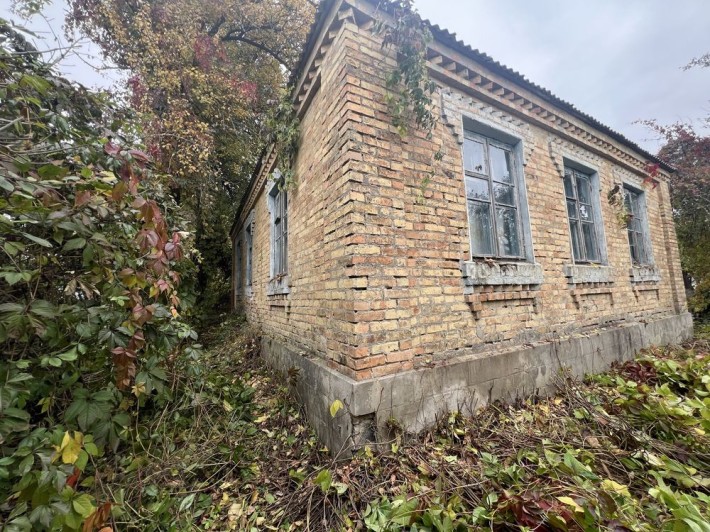 Продам ділянку з будинком поблизу центру міста Узин - фото 1