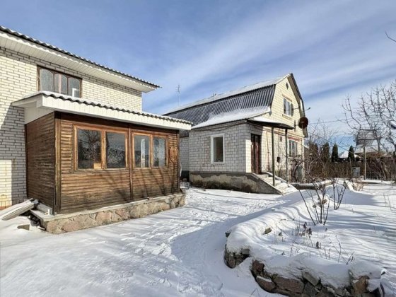 смт Рокитне | Продаж двоповерхового будинку біля лісу та річки Рокитне