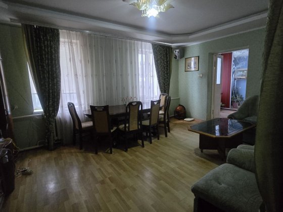 Продаж будинку смт Рокитне центр селища Рокитне