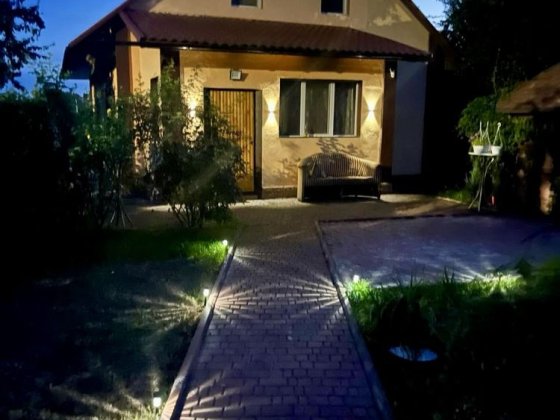 Продаж будинку з ремонтом на 14 сотках у центрі міста Дымер