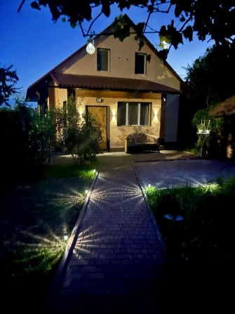 Продаж будинку з ремонтом на 14 сотках у центрі міста - фото 1