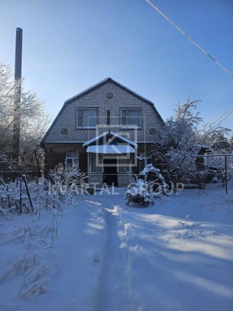 Півбудинку з ремонтом з ГАРАЖЕМ центр м. Клавдієво - фото 1