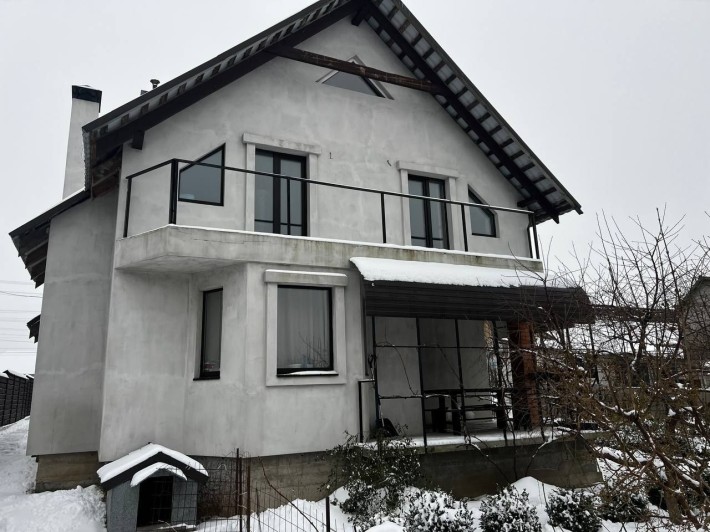 Жилий Будинок у передмісті  Київа,Бомбосховище - фото 1