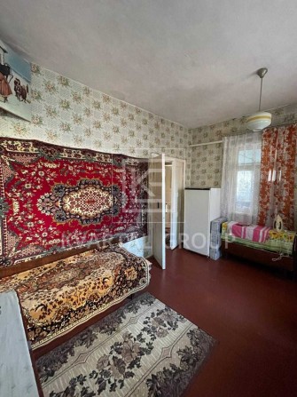 Продаж будинку в центрі Блиставиці, з великою земельною ділянкою - фото 1