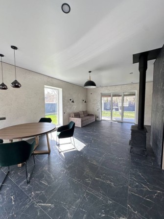 Будинок 110 м² з ремонтом і кухнею, ділянка 6 соток - фото 1