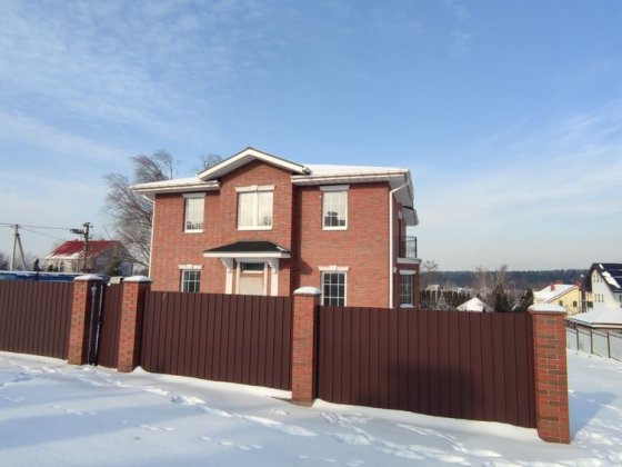 Продаж будинку 200м2 з підвалом на великій ділянці 10 сотках в Бобриці Бобрица