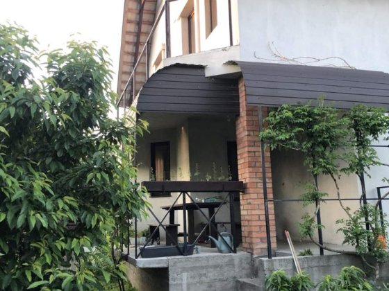 Будинок з бомбосховищем та з газом, з незакінченим ремонтом Блиставиця